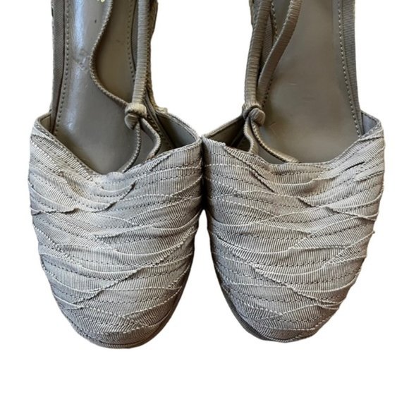 Liz Claiborne Wedges Size 6.5 - Picture 2 of 10